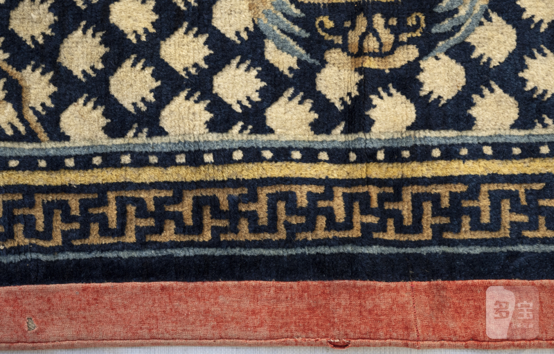 Small rug with phoenix medaillon - 图2